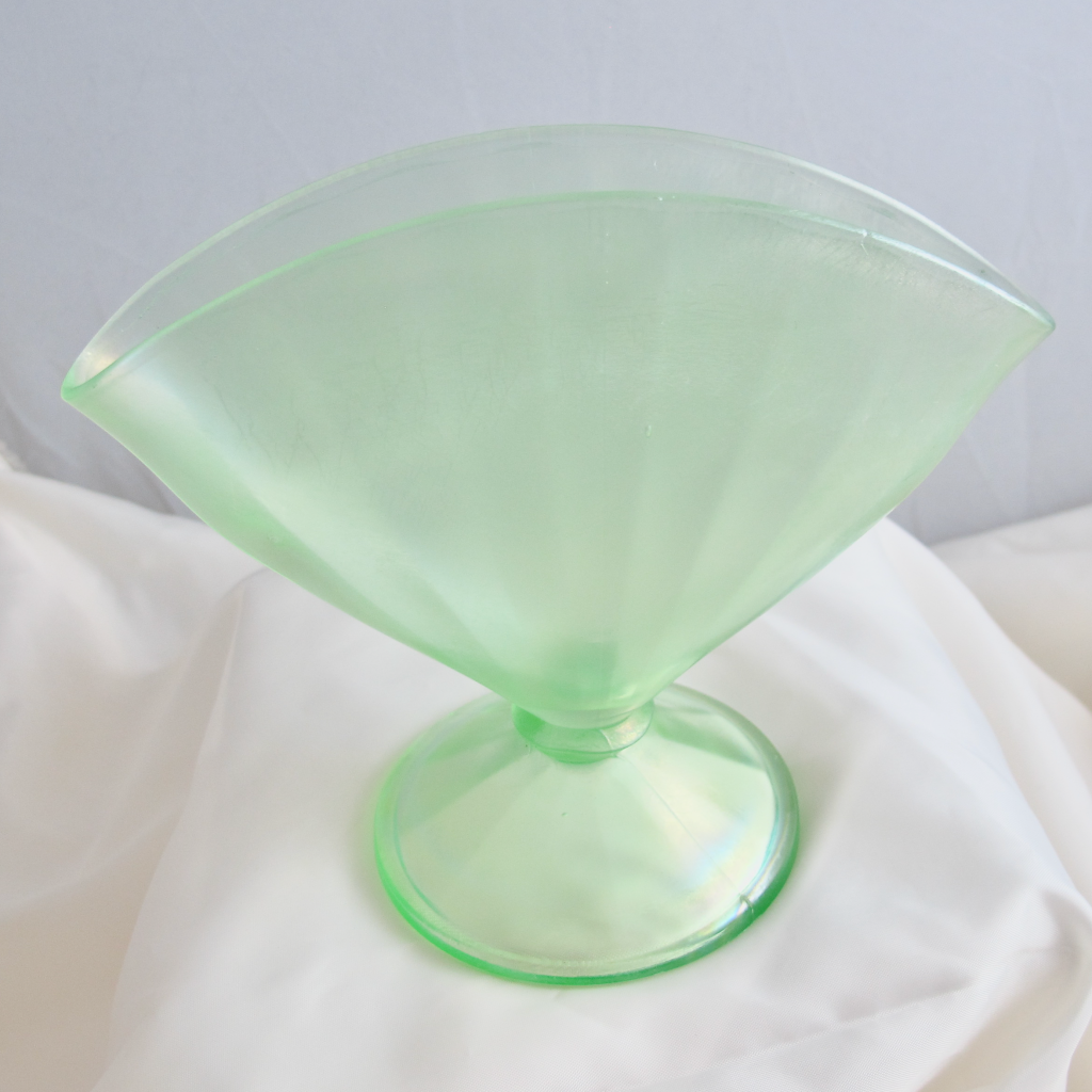 radium glass fan vase